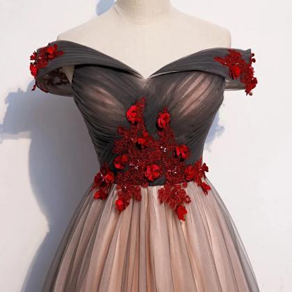 Unique! Dress Embroidered With Flowers And..