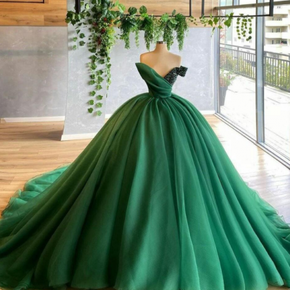 Green Quinceanera Dresses Ball Gown Sexy V Neck..