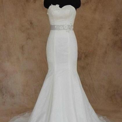 Sweetheart Wedding Gown Beaded Lace Wedding Dress..