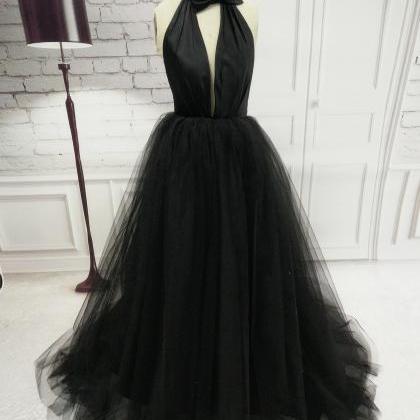 Elegant Black Halter Long Tulle Prom..