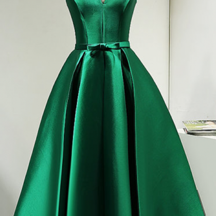Sexy Short Green V Neck Satin Bridesmaid Dress..