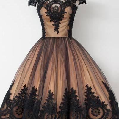  Short Prom dress Party Dress Awesome Knee-Length Square Cap Sleeves Ball Gown Homecoming Dress with Black Lace