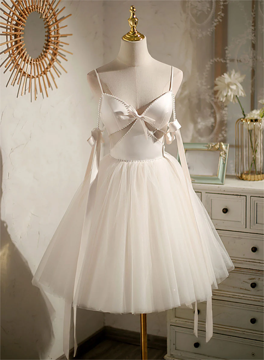 Light Champagne V Neck Tulle Short Prom Dress, Tulle Puffy Homecoming Dress 2025