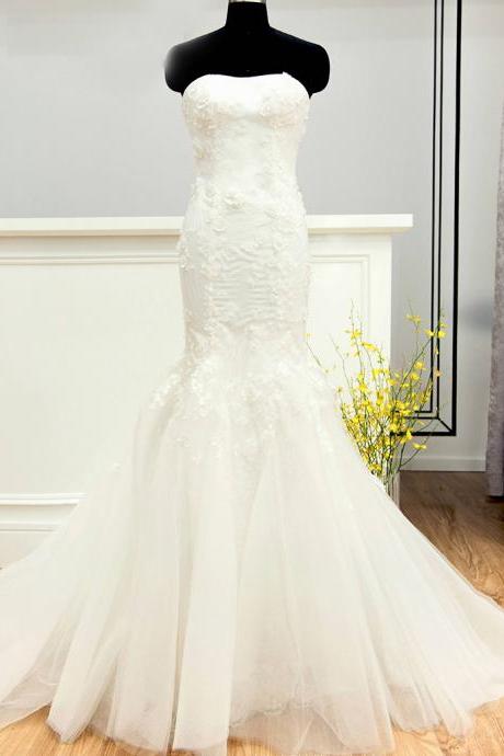 Floral Appliques Strapless Floor Length Tulle Mermaid Wedding Dress Featuring Train