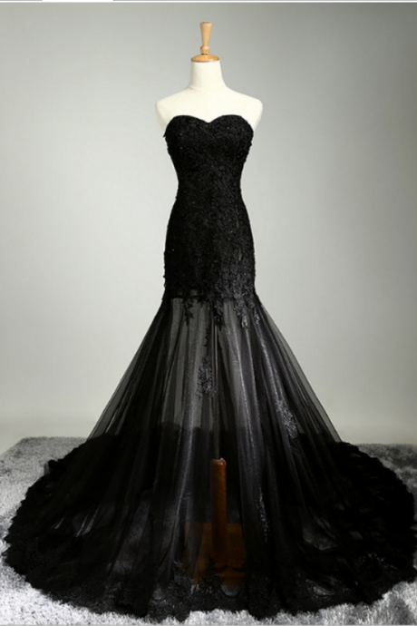 Black Bridesmaid Dress With Sweetheart Neckline And Sheer Flare Lace Applique Skirt