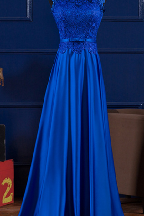 The Fashion Blue Is Officially A Formal Evening Gown With No Sleeves