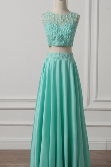 Two pieces of mint green evening gown and a pearl spoonful of sleeveless evening gowns, made for taffeta gown