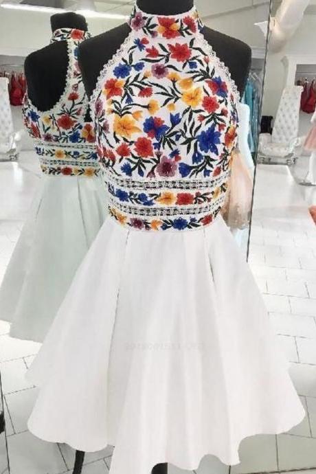 Beautiful Custom Made A-line Luxury Embroidery White Homecoming Dress,halter Graduation Dress