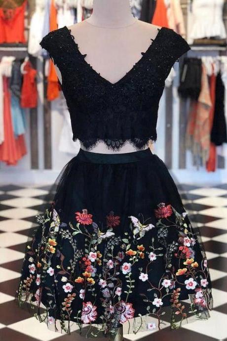 Two Pieces V Neck Lace Prom Dresses Short Black Homecoming Dress With Floral