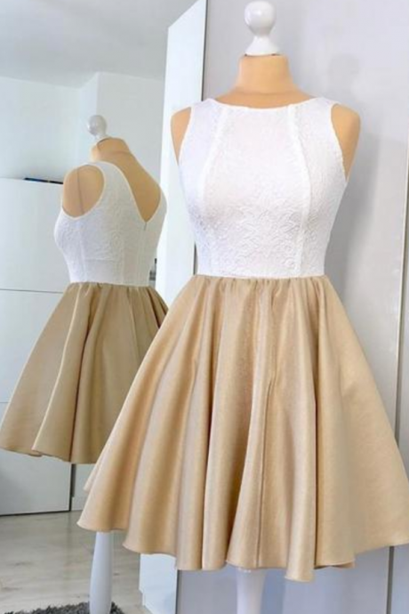 A-line Round Neck Light Champagne Short Homecoming Dress With Lace
