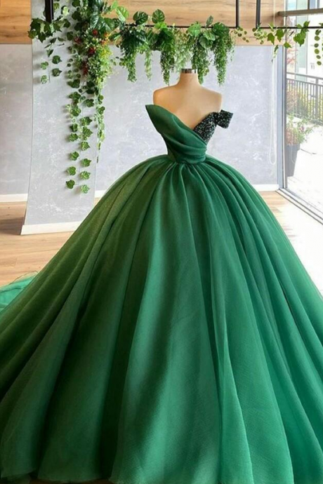 Green Quinceanera Dresses Ball Gown Sexy V Neck Tiered Ruffles Tulle Plus Size Formal Party Prom Evening Gowns