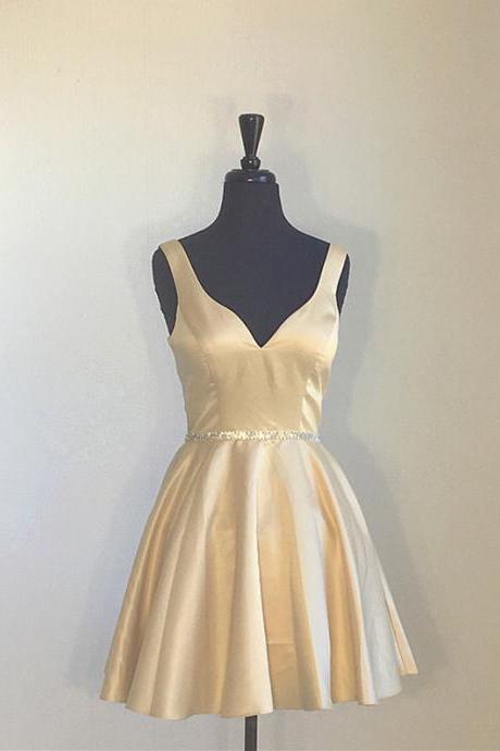 Chic Satin V-neck Neckline A-line Homecoming Dresses With Beadings