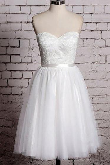 Pretty Sweetheart White Short Wedding Dress, Sweet Sleeveless A-line Knee Length Bridal Gown, Elegant Lace Ribbon Tulle Wedding Dress