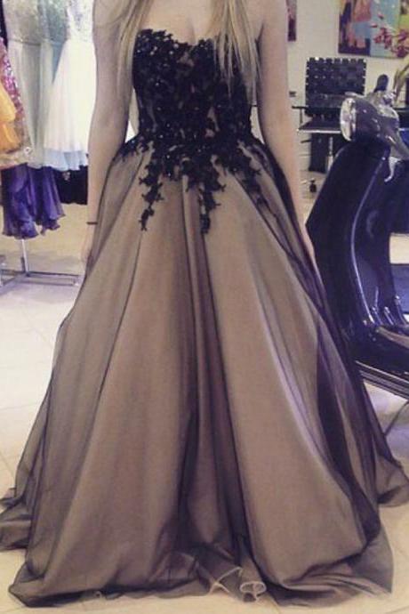 Charming Long Prom Dress - Black Champagne Sweetheart With Appliques