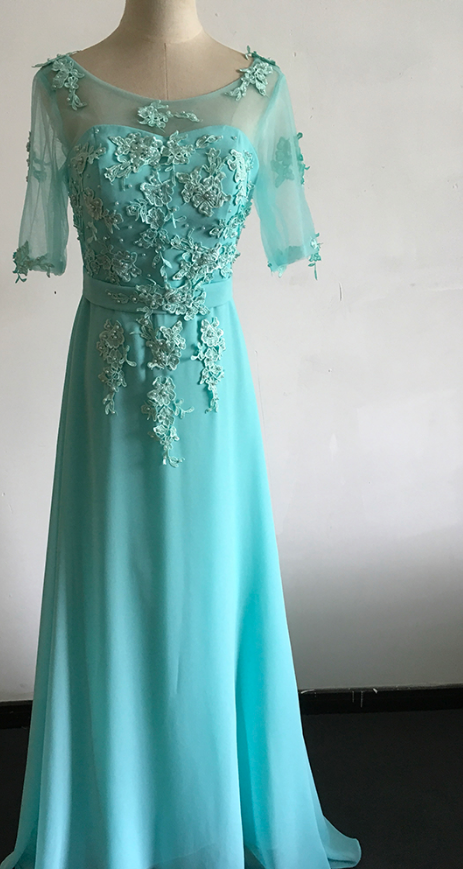 A Long Chiffon Gown With A Formal Evening Gown on Luulla