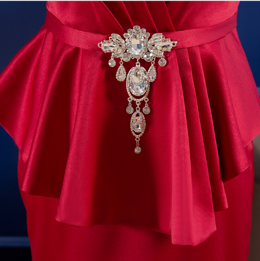 The Mermaid's Evening Gown With A Sleeveless And Elegant Evening Gown