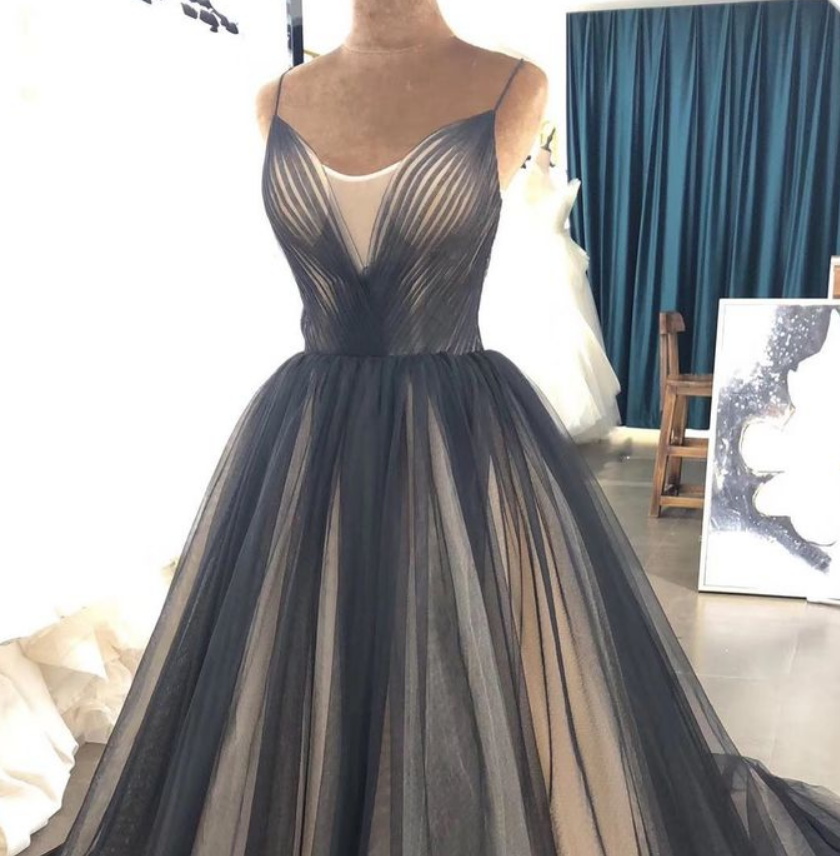 Simple Black A-line Tulle Long Ball Gown， on Luulla